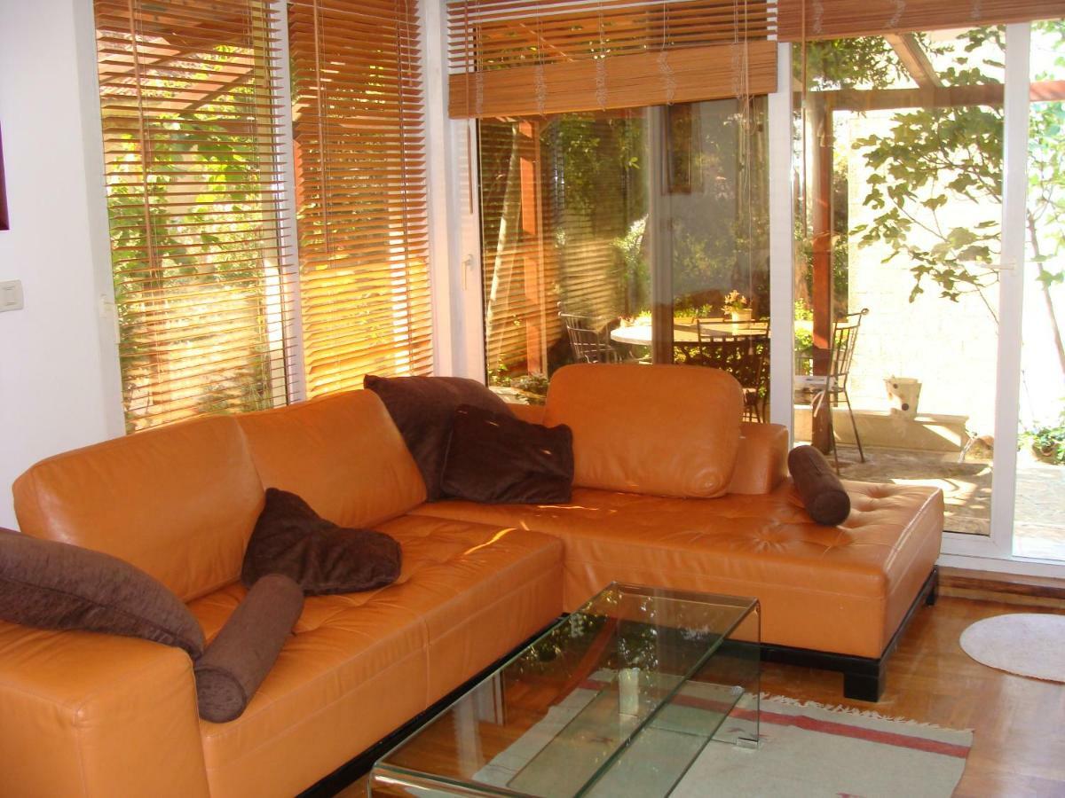 Calypso Apartment